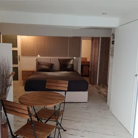 アパート Spacieuse Et Moderne Avec Cuisine Et Salle De Bain